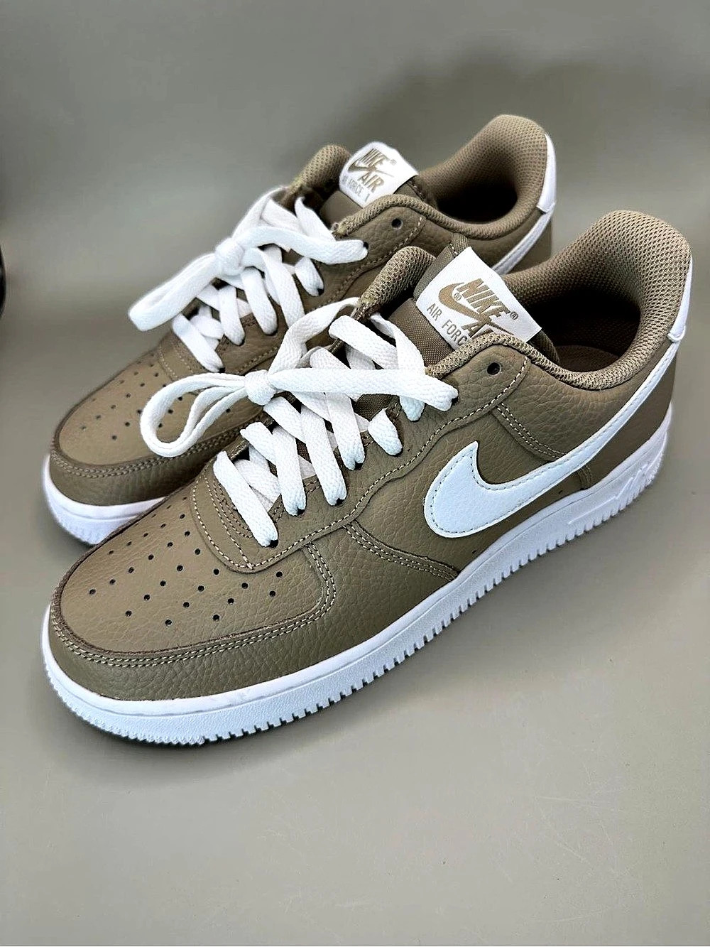 Nike Air Force 1 07 Low khaKi White DV0804-200 Men’s Size 7.5.